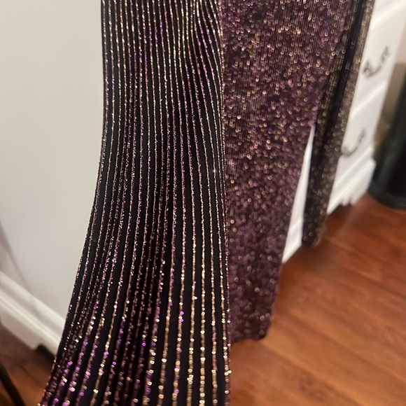 I’m selling this dress. - Picture 3 of 3